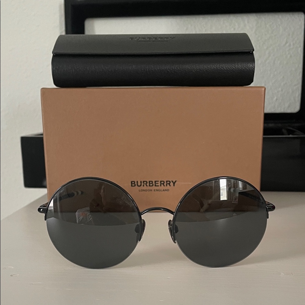 Burberry Black Round Sunglasses